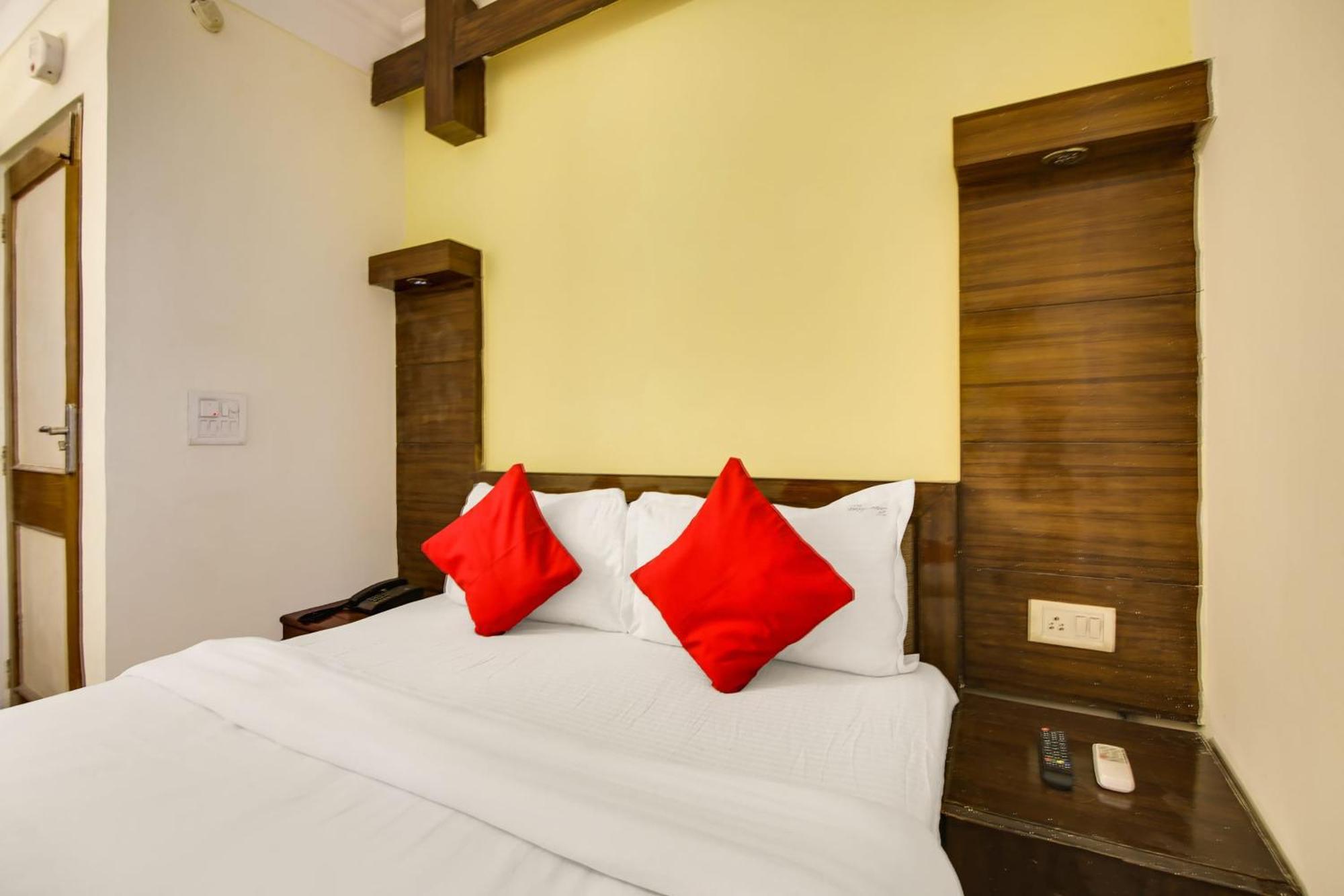 Hotel O Sunshine Palace Delhi  Exterior foto