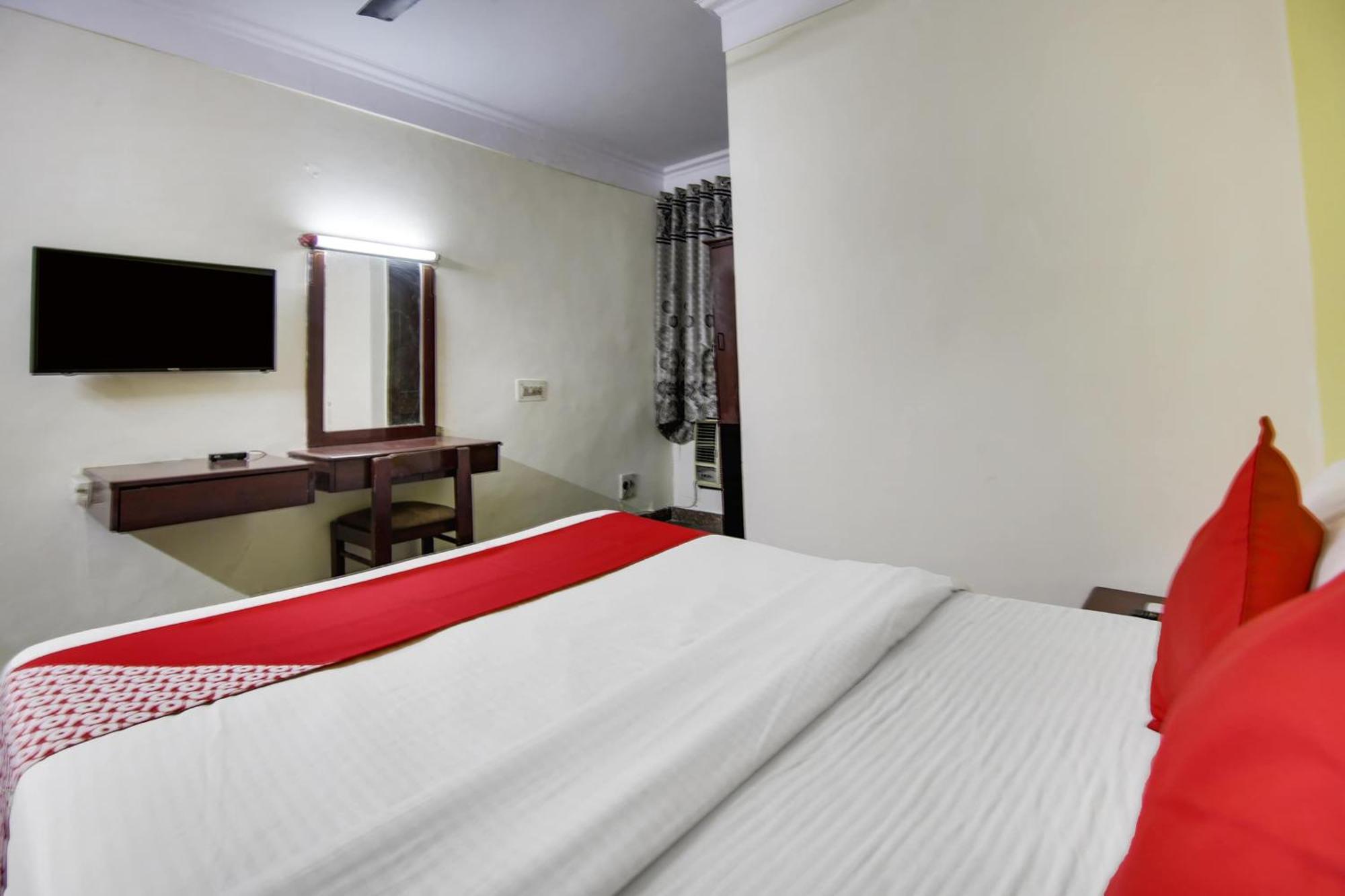 Hotel O Sunshine Palace Delhi  Exterior foto